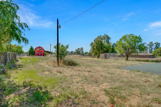 1969 Buena Vista Ave, Livermore CA: https://media.crmls.org/mediaz/19fd3bcd-9672-408a-815a-37c6ec068f60.jpg
