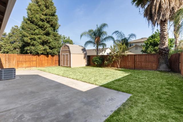 2320 Nature Court, Riverbank CA: https://media.crmls.org/mediaz/19fdbfb1-2228-47ba-827d-6066a5a1fca6.jpg