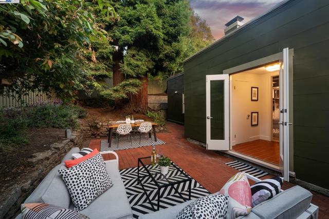 198 BRET HARTE ROAD, Berkeley CA: https://media.crmls.org/mediaz/19fdce9a-67b3-46a3-a487-3debf15f98c7.jpg