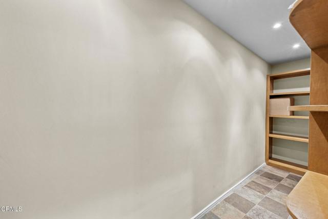 Detail Gallery Image 14 of 73 For 3263 New York Dr, Pasadena,  CA 91107 - 7 Beds | 5/1 Baths