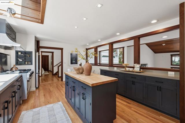 737 Woodhaven Rd, Berkeley CA: https://media.crmls.org/mediaz/19fec634-fe94-4cff-a85d-65d8253a0997.jpg