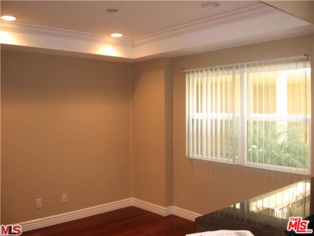 1135 S Rexford Drive, Los Angeles CA: https://media.crmls.org/mediaz/19ff13f7-b20f-4fe5-8105-356358cc67e1.jpg