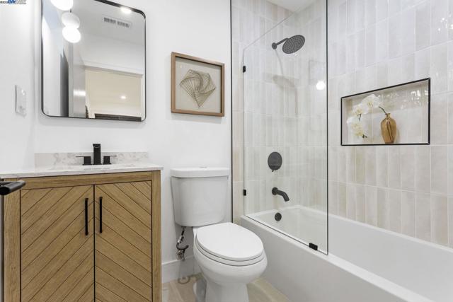 365 Monaco Ave, Union City CA: https://media.crmls.org/mediaz/19ff86a3-5a03-41a9-9d4a-146c27d02e3d.jpg