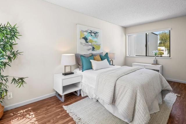 2001 Alameda De Las Pulgas, San Mateo CA: https://media.crmls.org/mediaz/19ffa31f-7f41-4293-b78e-38b7179016ff.jpg