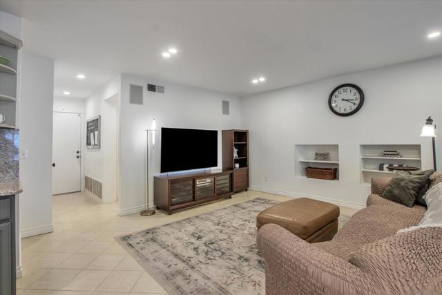 Image 9 of 50 For 3942 Catamarca Dr