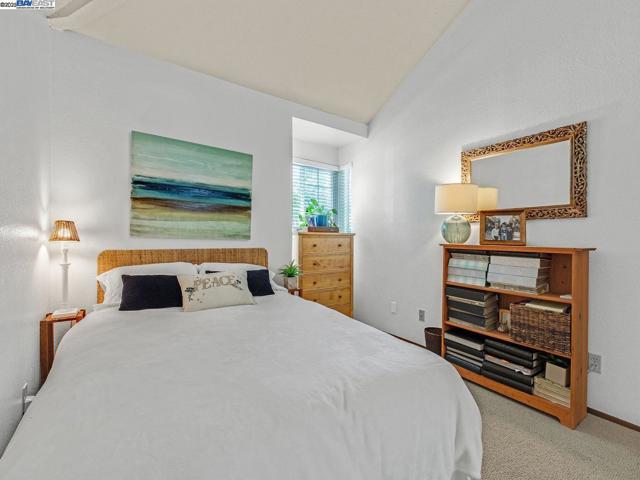 8043 Crossridge Rd, Dublin CA: https://media.crmls.org/mediaz/19ffe6d4-7692-4f79-86f7-174dd5a110a6.jpg