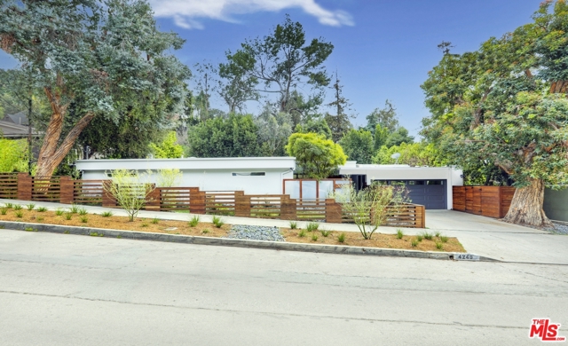 4240 Dundee Dr, Los Angeles, CA 90027