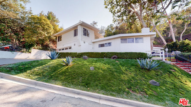 Image 2 for 9033 Burroughs Rd, Los Angeles, CA 90046