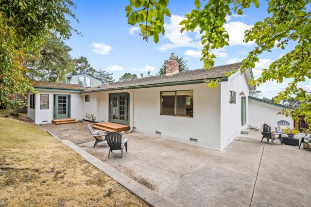 2074 Marsala Circle, Monterey CA: https://media.crmls.org/mediaz/1a00052b-4f38-46b6-b0cc-ce62c7f2f85e.jpg