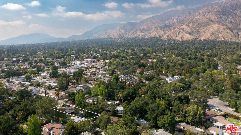 https://media.crmls.org/mediaz/1a00145b-3081-4660-aabb-345eb24e63c1.jpg?preset=X-Large