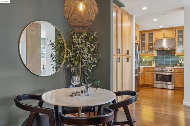 428 Alice Street, Oakland CA: https://media.crmls.org/mediaz/1a006958-985d-4635-9b6c-11acc002ae95.jpg