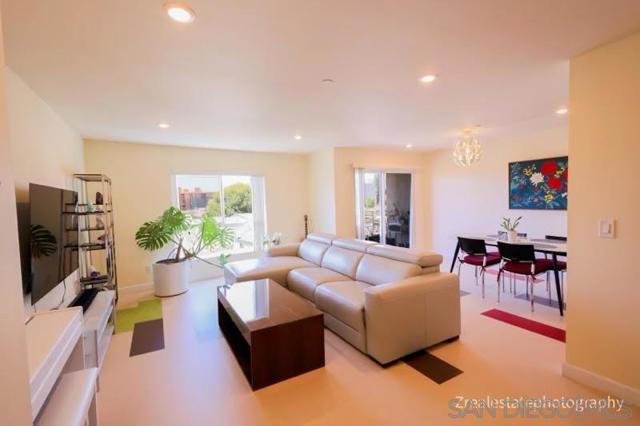 5764 San Vicente Blvd, Los Angeles, California 90019, 2 Bedrooms Bedrooms, ,2 BathroomsBathrooms,Condominium,For Sale,San Vicente Blvd,240019606SD