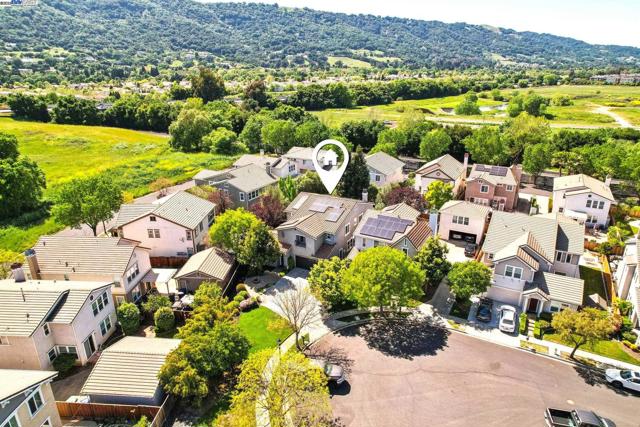 320 Oaks Bridge Pl, Pleasanton CA: https://media.crmls.org/mediaz/1a014b99-18ef-421d-b5e0-f6c725842d0f.jpg
