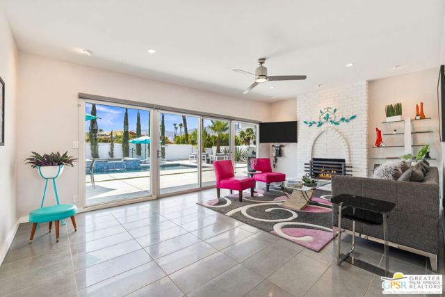 3351 E Paseo Barbara, Palm Springs CA: https://media.crmls.org/mediaz/1a01a74c-481c-491a-a9cc-d698c9f09d04.jpg