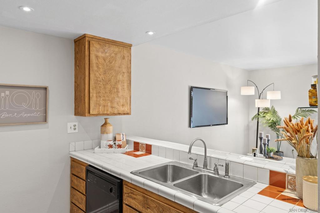 5989 Rancho Mission Rd - photo 8