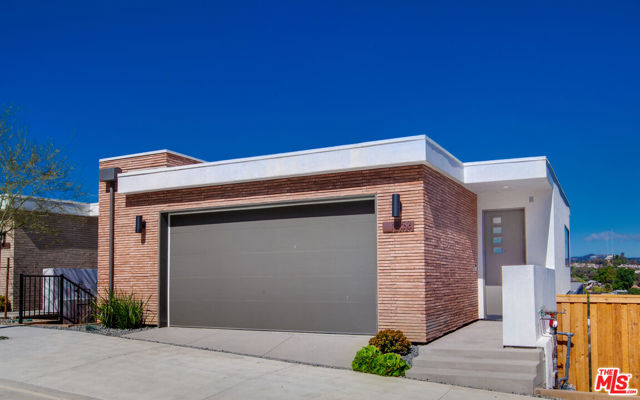 1653 N Bruce Court, Los Angeles CA: https://media.crmls.org/mediaz/1a032c3d-304d-4158-adb2-c39b105a19f4.jpg