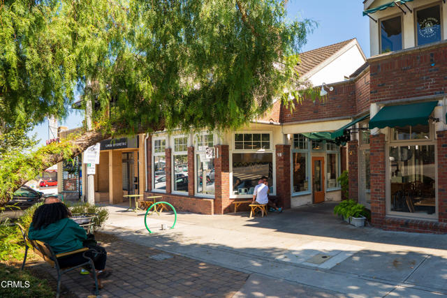 442 Crestvale Drive, Sierra Madre CA: https://media.crmls.org/mediaz/1a0330c8-624c-4a5e-97e1-21471ca8c04f.jpg