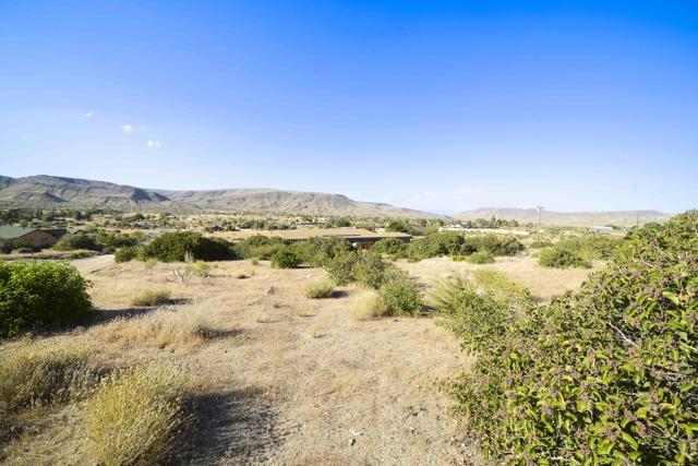0 Minna Gombell Lane, Pioneertown CA: https://media.crmls.org/mediaz/1a03b372-33b7-4f15-bd1d-15bbcb288ca9.jpg