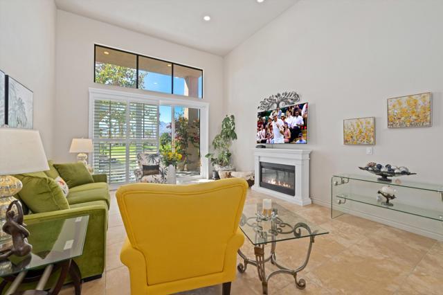 54121 Oakhill, La Quinta CA: https://media.crmls.org/mediaz/1a04900f-d2b0-4107-bc79-a1f8cf9db834.jpg