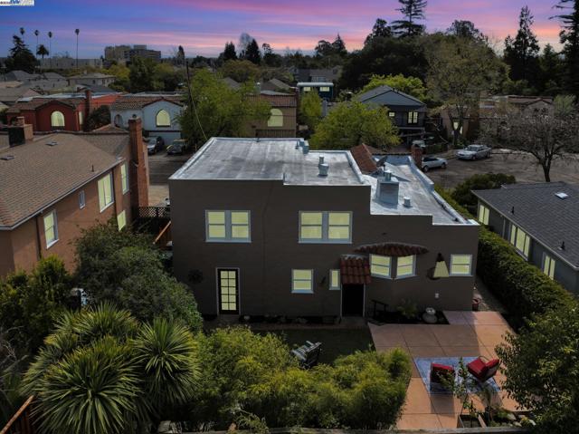 Image 49 of 57 For 3016 Hyde St