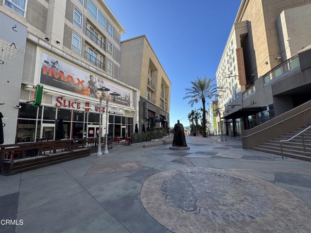 Detail Gallery Image 4 of 34 For 250 N 1st St #510,  Burbank,  CA 91502 - 2 Beds | 3 Baths