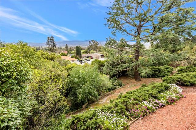 11020 Enchanto Vista Drive, San Jose CA: https://media.crmls.org/mediaz/1a0583d2-37de-4614-ac0d-bffa77769491.jpg
