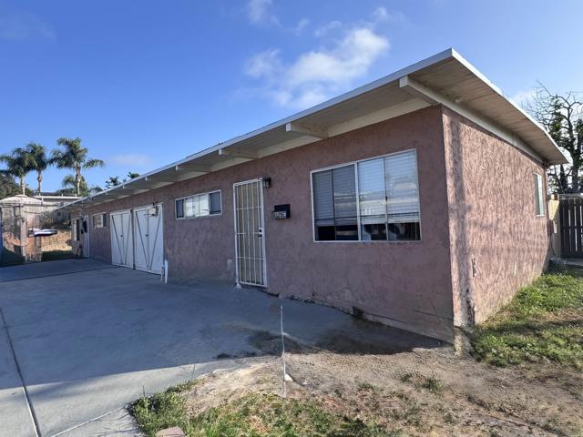 8125 8127 Helm Street, San Diego CA: https://media.crmls.org/mediaz/1a058a9e-a411-48f5-b020-cf4b995576e0.jpg