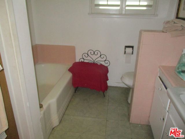 10421 S 1st Avenue, Inglewood CA: https://media.crmls.org/mediaz/1a05dc1d-5fa3-455c-a6d3-a98d63f2afac.jpg