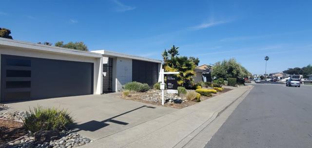 613 Pilgrim Drive, Foster City CA: https://media.crmls.org/mediaz/1a06574b-be75-4464-a7f7-13e836618616.jpg