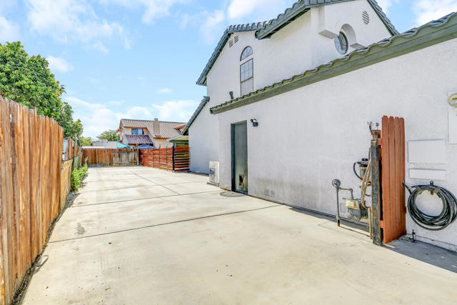 45587 Indian River Rd Road, Indio CA: https://media.crmls.org/mediaz/1a06685c-c7e3-4509-a2a5-02e3bb5a5654.jpg