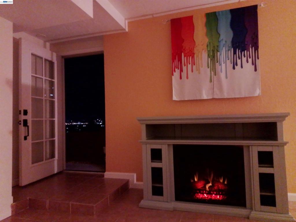 https://media.crmls.org/mediaz/1a0812a0-50e5-4e73-8e26-80e75f6d0ef4.jpg?preset=X-Large