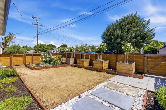 1257 Laurel Avenue, East Palo Alto CA: https://media.crmls.org/mediaz/1a08a243-1e54-4db3-bdf7-ad0332b1646e.jpg