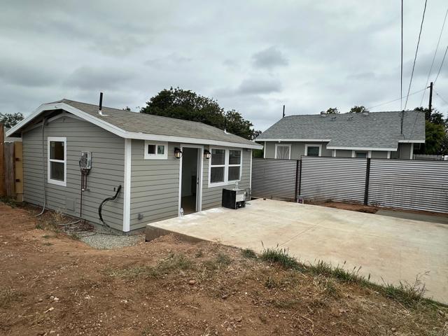 2503 2501 Sumac Dr, San Diego CA: https://media.crmls.org/mediaz/1a08aaf6-3809-4056-8920-1621592ed84d.jpg