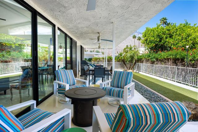 1380 Malaga Circle, Palm Springs CA: https://media.crmls.org/mediaz/1a08db07-72b0-48d1-9330-cdb7cbf17362.jpg