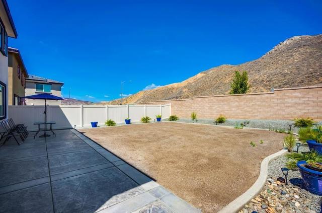 29146 Quarry Way, Lake Elsinore CA: https://media.crmls.org/mediaz/1a0989a7-a714-494b-a91f-b65334a9edae.jpg