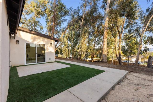 9659 Mast Blvd, Santee CA: https://media.crmls.org/mediaz/1a09bf84-c575-44a8-b51a-1e7f709344fc.jpg