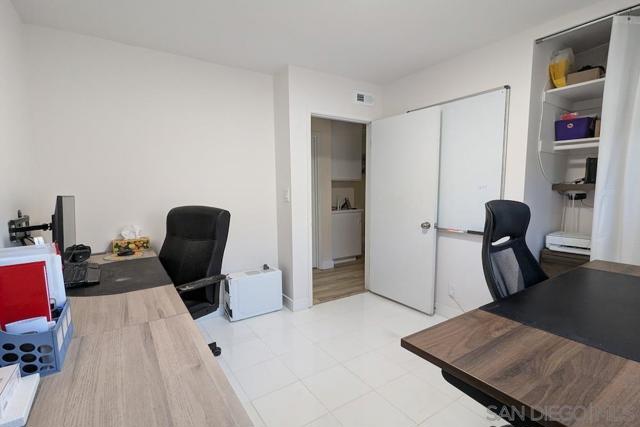 11416 Osoyoos Pl, San Diego CA: https://media.crmls.org/mediaz/1a0b420f-1026-47bc-bccf-c9d8c45329bb.jpg