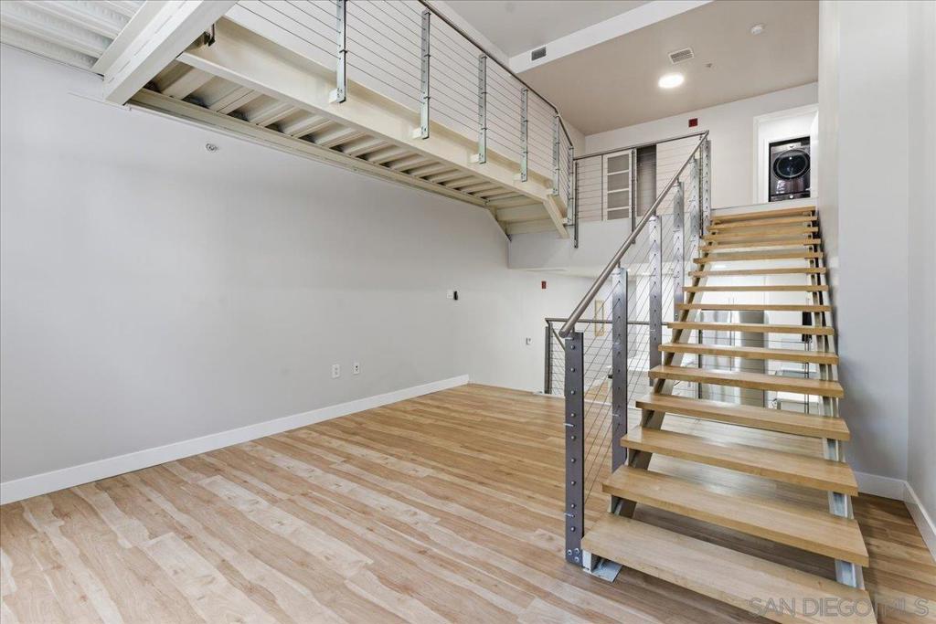1150 J - photo 11