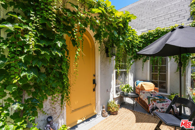 523 S Coronado Street, Los Angeles CA: https://media.crmls.org/mediaz/1a0bc474-e403-4d33-8f62-2a94ab0acb04.jpg