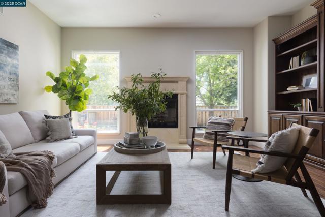 5427 Blackhawk Dr, Danville CA: https://media.crmls.org/mediaz/1a0bd153-1036-4a89-81f1-d538e39a07ab.jpg