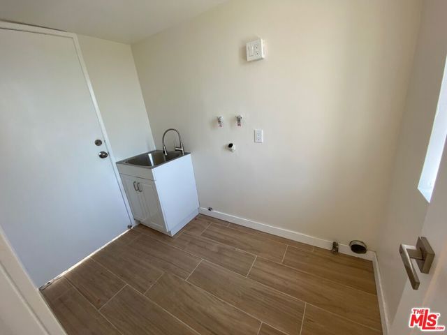 2521 Verde Street, Los Angeles CA: https://media.crmls.org/mediaz/1a0ce371-346d-4268-bad2-9129aed2d99b.jpg