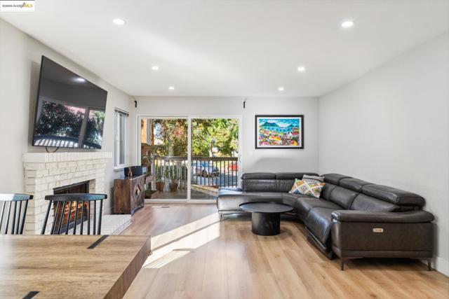 1893 Shirley Dr, Benicia CA: https://media.crmls.org/mediaz/1a0d31cf-50f2-4d0f-b499-66e19364e2f8.jpg