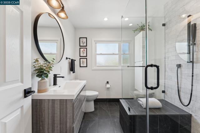 347 Valley View Rd, Pleasant Hill CA: https://media.crmls.org/mediaz/1a0d7396-6249-4acd-8933-63125b59b622.jpg
