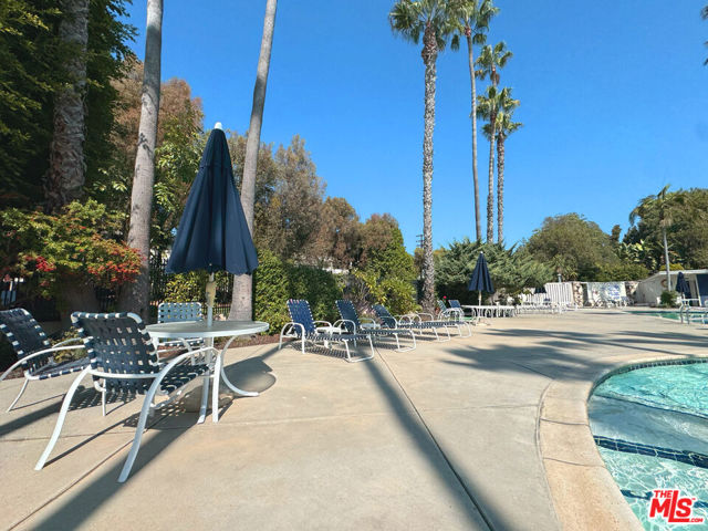 Drew Fenton | 289 S Barrington Avenue Los Angeles CA | MLS: 7450372 Drew Fenton | 289 S Barrington Avenue Los Angeles CA | MLS: 7450372