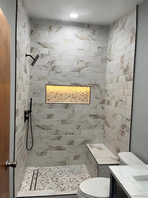 629 Via Santiago, Vista CA: https://media.crmls.org/mediaz/1a0e7714-afd2-4274-a460-7e5e61cd80bd.jpg