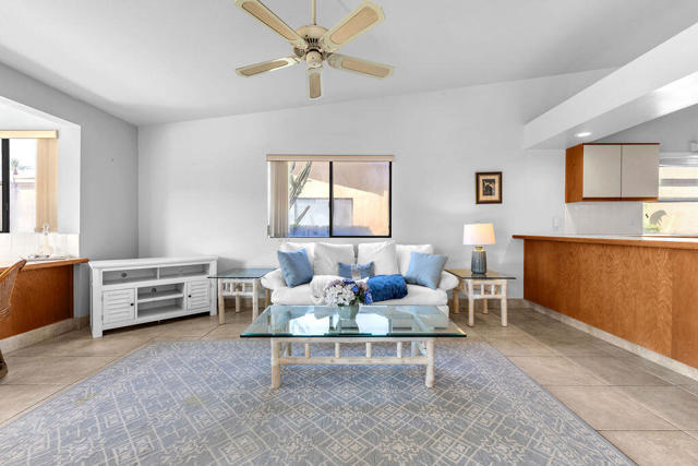 78565 Vista Del Fuente, Indian Wells CA: https://media.crmls.org/mediaz/1a0f1de4-4ede-4dbf-b31b-974a083c6ebe.jpg