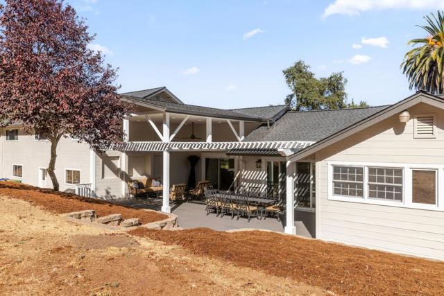 16035 Oak Glen Avenue, Morgan Hill CA: https://media.crmls.org/mediaz/1a0f6732-fb9b-402e-8157-137436f176b5.jpg