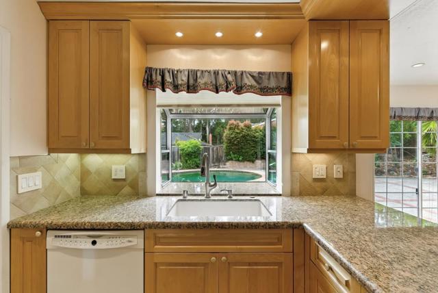 1675 Escalante Way, Burlingame CA: https://media.crmls.org/mediaz/1a0f9051-eee7-47e6-8e36-2093df235fd6.jpg