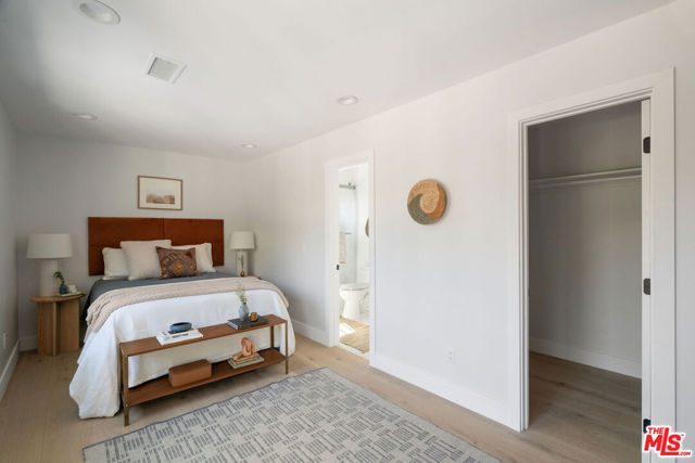 1615 Sargent Place, Los Angeles CA: https://media.crmls.org/mediaz/1a0fdac0-9471-44f9-9102-3da2e4a92ad8.jpg