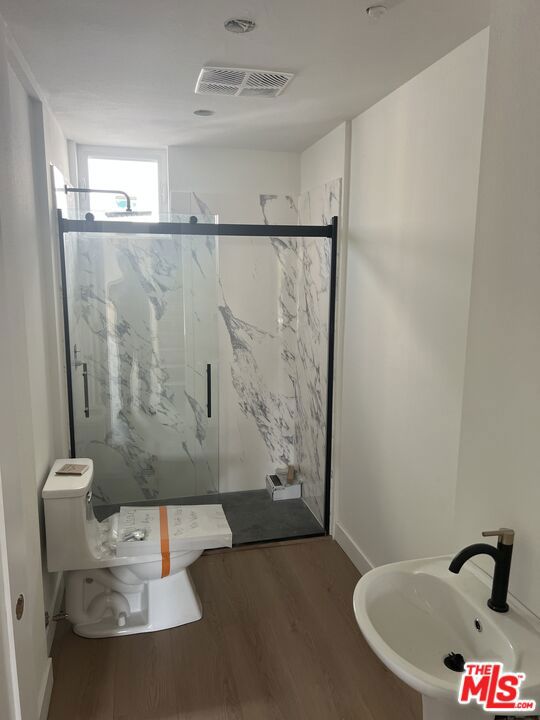 1228 1/2 S Berendo Street, Los Angeles CA: https://media.crmls.org/mediaz/1a101268-1678-4cc1-8737-9527f8567615.jpg